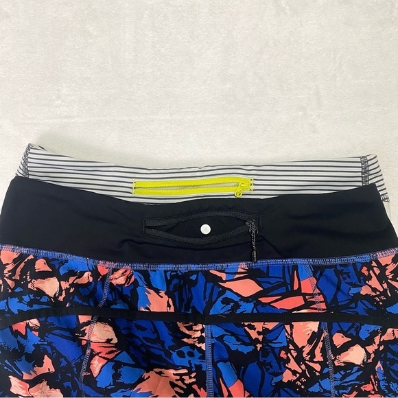 Lululemon Groovy Run Short Soot Light Slalom Stripe Angel Wing Size Size 4 - Picture 6 of 14